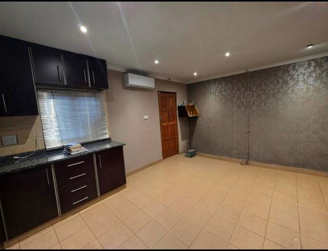 2 BEDROOM PROPERTY TO RENT IN REDCLIFFE